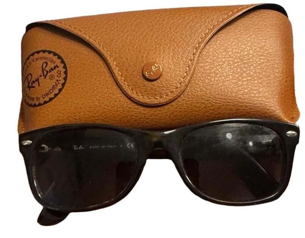 Ray-Ban New Wayfarer RB2132 Size 52-18 Tortoise Sunglass FRAMES only!